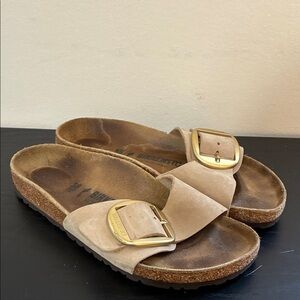 Birkenstock Women's Sandals with Gold Buckle size eu38 L7 m5